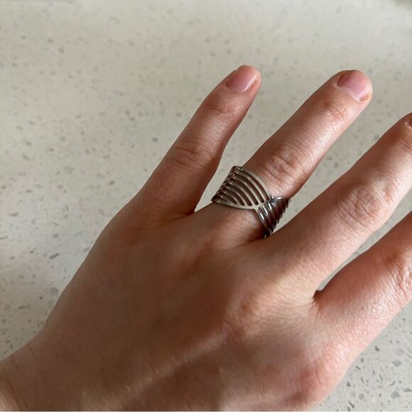 Stainless Steel Geometric Wire Pattern Open Ring - Picture 3 of 10